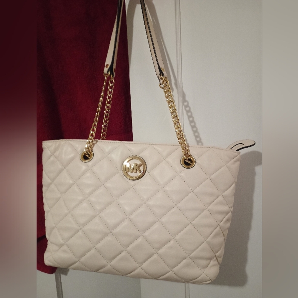 Michael Michael Kors - Picture 5 of 16